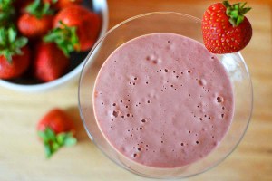 http://www.greenthickies.com/easy-strawberry-shortcake-smoothie/
